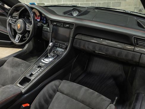 Used 2019 Porsche 911 Carrera 4 GTS image 46