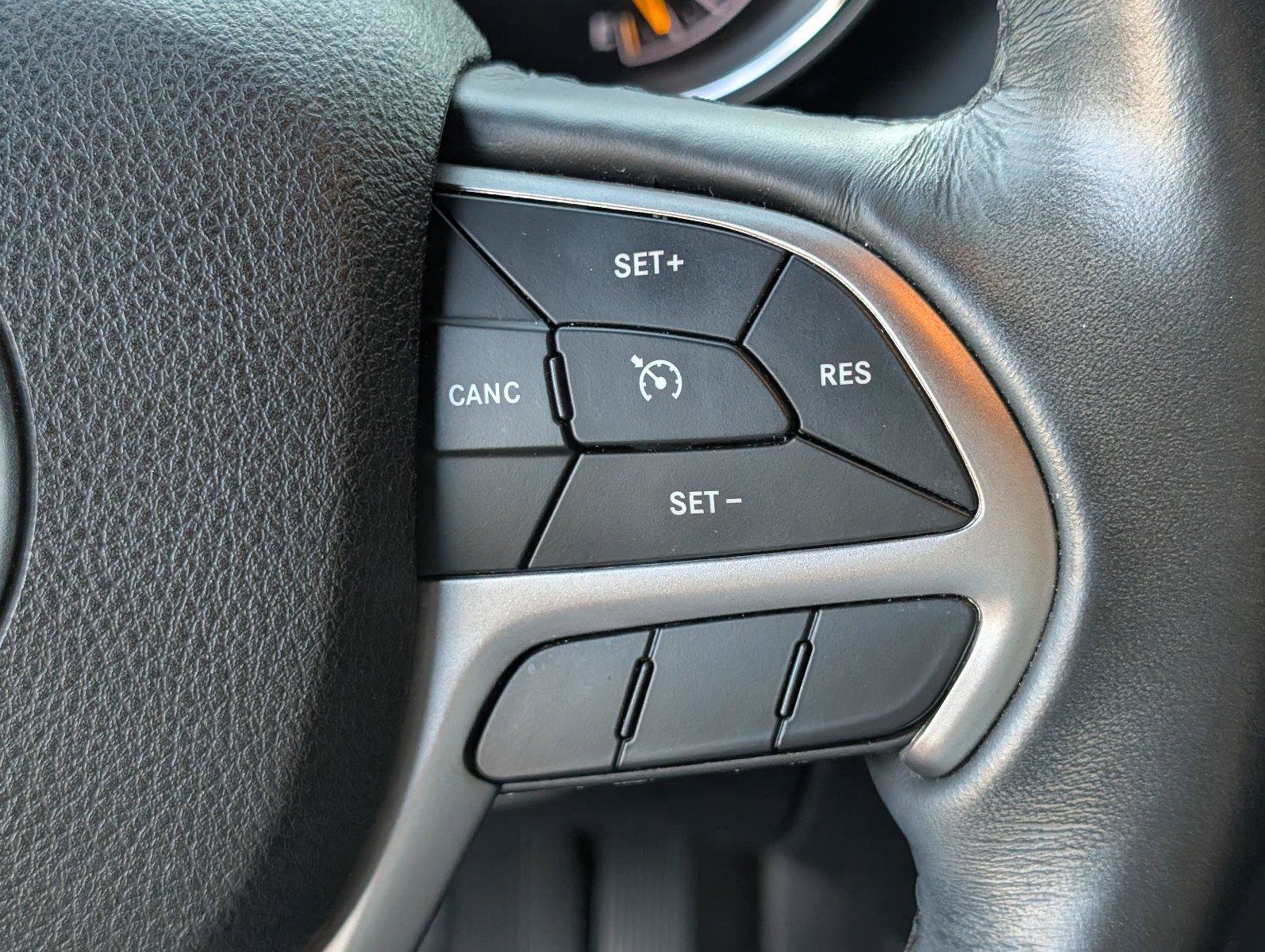 Used 2018 Jeep Grand Cherokee Limited RWD image 28