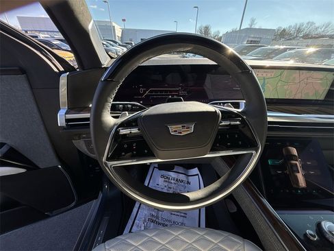 Used 2025 Cadillac Escalade Premium Luxury Platinum image 20