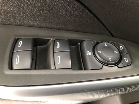 Used 2024 Chevrolet Trax LS w/ LS Convenience Package image 35