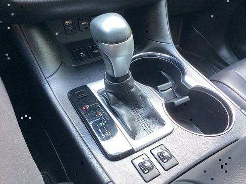 Used 2019 Toyota Highlander XLE image 58