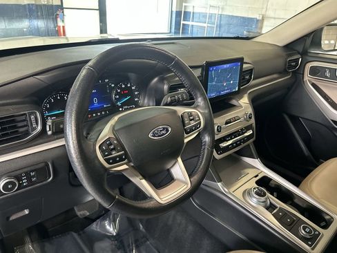 Used 2023 Ford Explorer XLT w/ Equipment Group 202A image 14