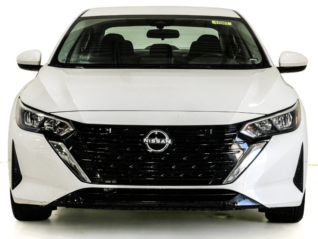 Used 2024 Nissan Sentra SV FWD image 2
