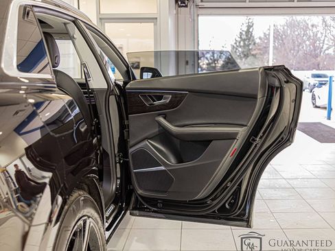 Used 2023 Audi Q8 Prestige w/ Prestige Package image 41