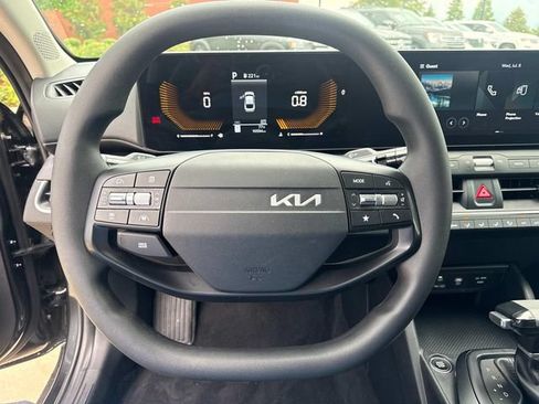 Used 2025 Kia K4 FWD image 27