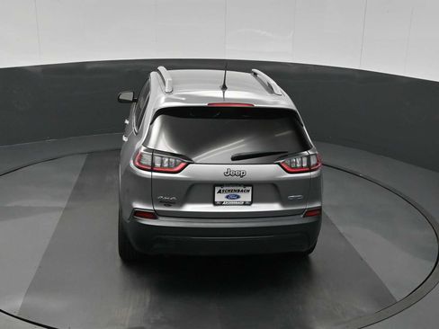 Used 2019 Jeep Cherokee Latitude Plus w/ Comfort/Convenience Group image 25