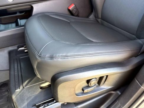 New 2026 Land Rover Defender 110 S image 16