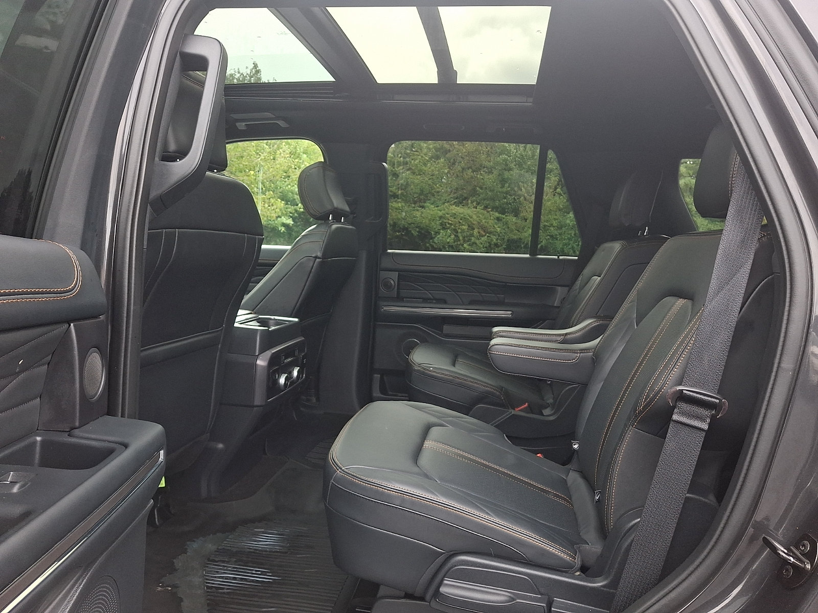 Certified 2023 Ford Expedition Platinum AWD/4WD image 11