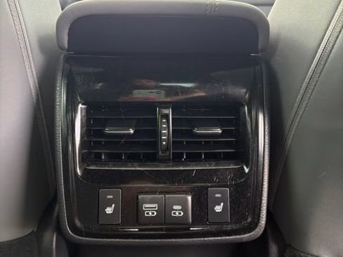Certified 2022 Toyota Avalon Limited FWD image 9