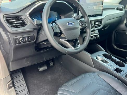 Used 2023 Ford Escape Platinum w/ Premium Technology Package AWD/4WD image 18