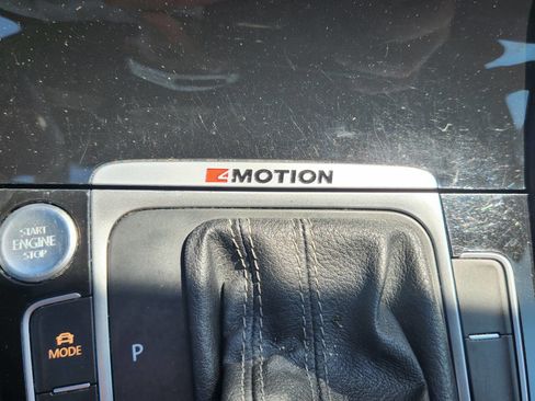 Used 2019 Volkswagen Golf R 4-Door image 28