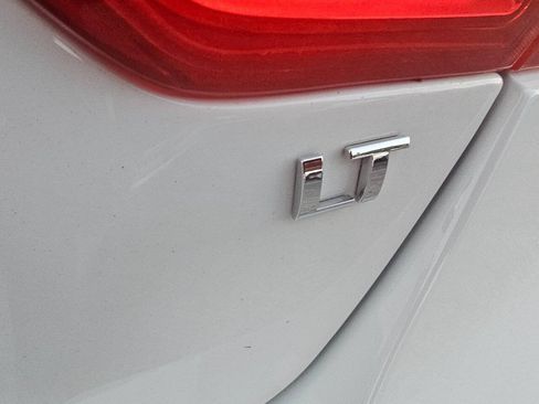 Used 2018 Chevrolet Impala LT FWD image 7
