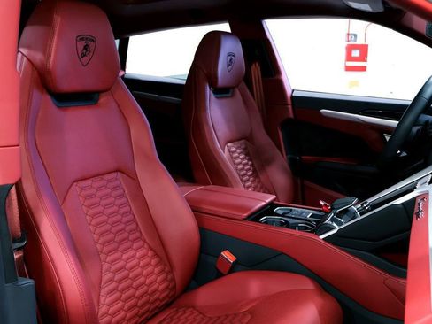 Used 2022 Lamborghini Urus AWD/4WD image 24