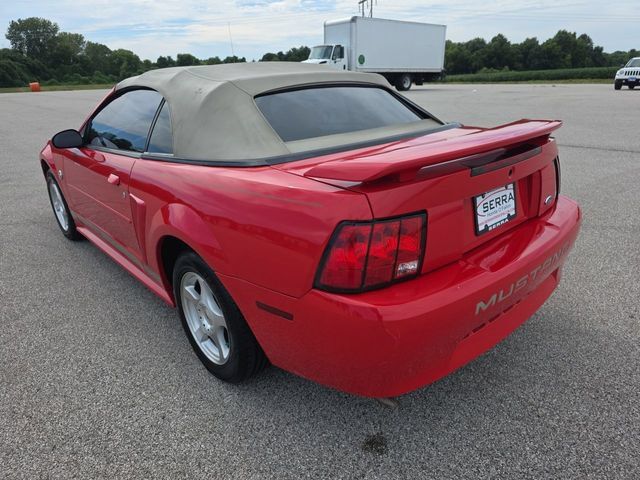 Used 2004 Ford Mustang Convertible RWD image 11