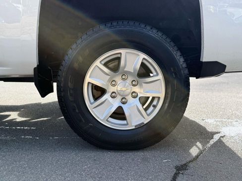 Used 2019 Chevrolet Silverado 1500 LT RWD image 15
