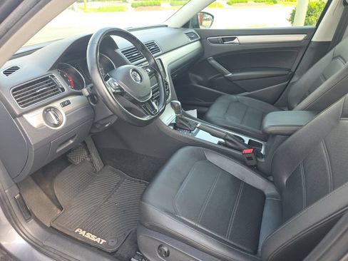 Used 2019 Volkswagen Passat 2.0T Wolfsburg w/ Wheels & Sunroof Package FWD image 9