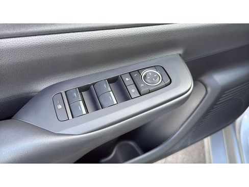 New 2026 Toyota Prius Plug-In Hybrid FWD image 9