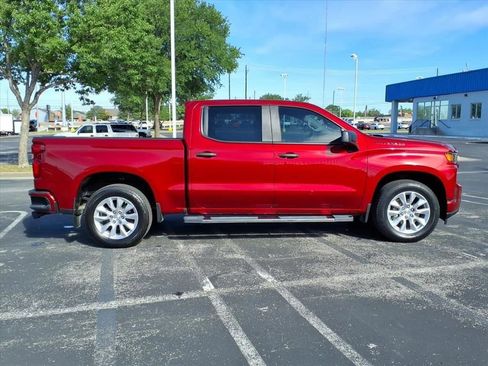 Used 2021 Chevrolet Silverado 1500 Custom w/ LPO, Dark Essentials Package image 2