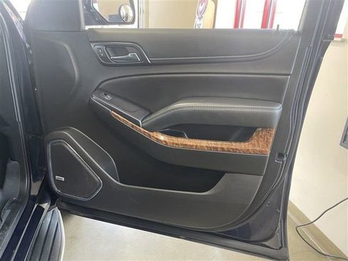 Used 2018 Chevrolet Suburban Premier image 26