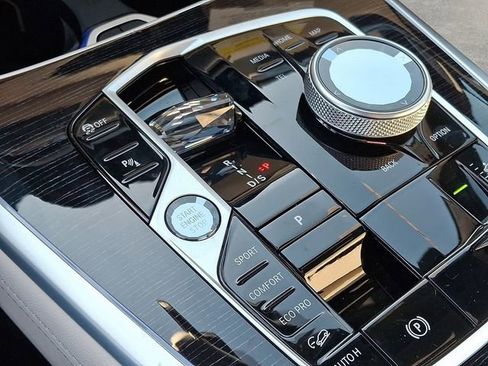 New 2026 BMW X7 M60i AWD/4WD image 13