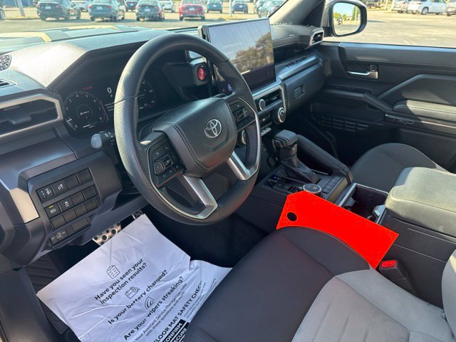Used 2025 Toyota Tacoma TRD Sport AWD/4WD image 26