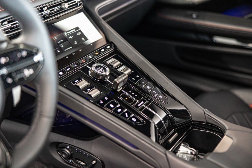 Used 2026 Aston Martin DB12 Coupe RWD image 20