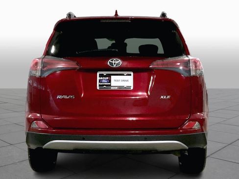 Used 2018 Toyota RAV4 XLE image 4