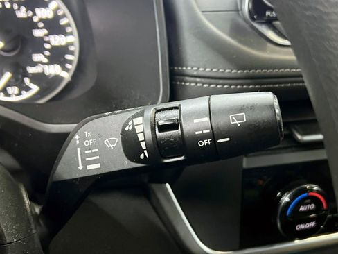 Used 2024 Nissan Rogue SV AWD/4WD image 24