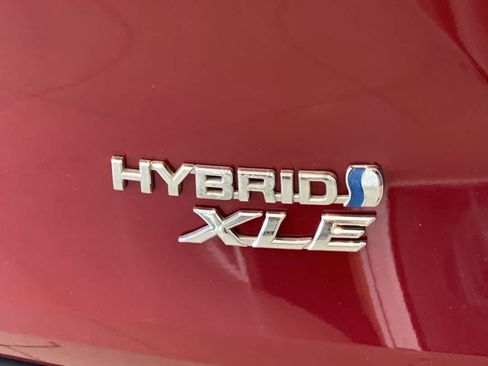 Used 2021 Toyota Sienna XLE FWD image 11