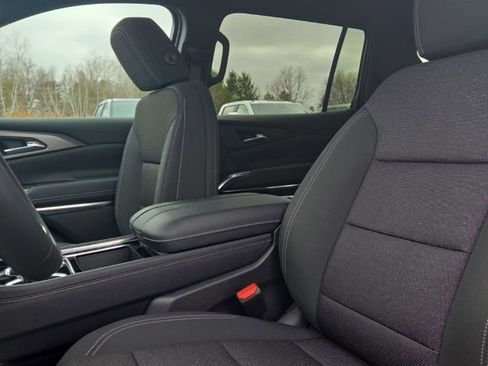 New 2026 Chevrolet Traverse LT image 12