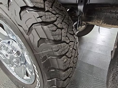 Used 2024 RAM 2500 Tradesman w/ Chrome Appearance Group image 40