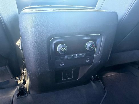 Certified 2024 Chevrolet Suburban LT AWD/4WD image 13