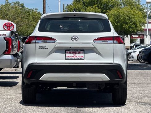 Certified 2023 Toyota Corolla Cross L FWD image 4