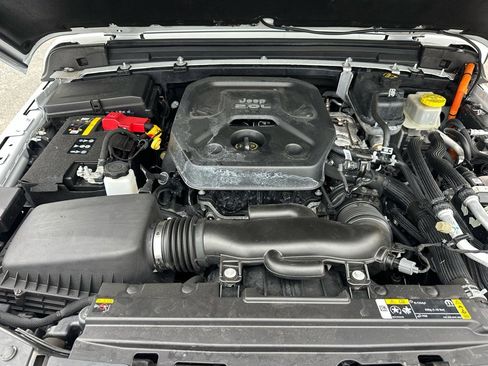 Used 2023 Jeep Wrangler Unlimited Sahara image 37