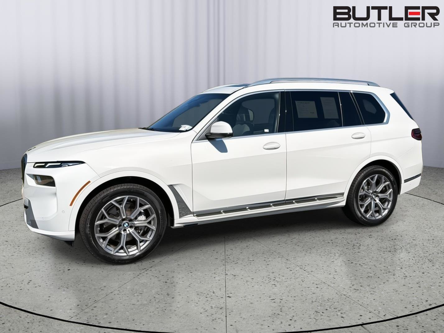 Used 2024 BMW X7 xDrive40i w/ Premium Package AWD/4WD image 3