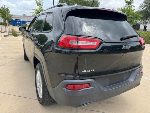 Used 2016 Jeep Cherokee Sport image 14