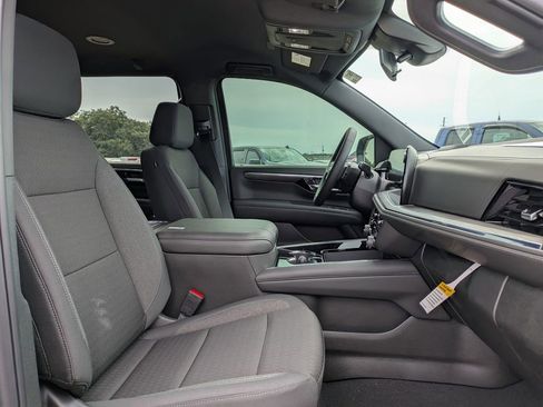 New 2026 Chevrolet Suburban LS image 33