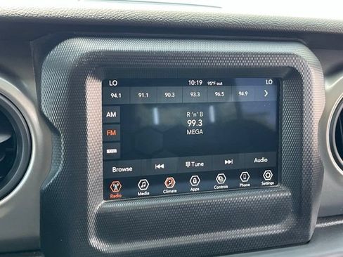 Used 2023 Jeep Wrangler Unlimited AWD/4WD image 17