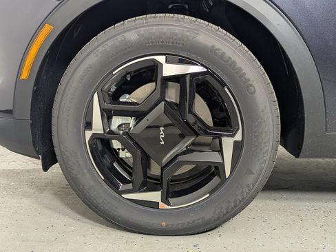 New 2026 Kia Sportage EX FWD image 9