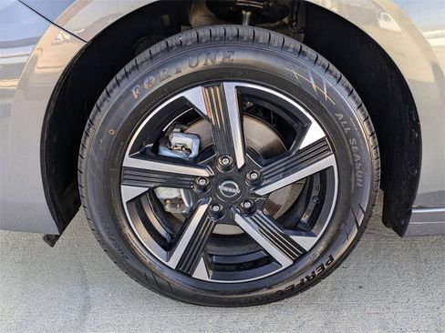 Used 2024 Nissan Sentra SV image 31