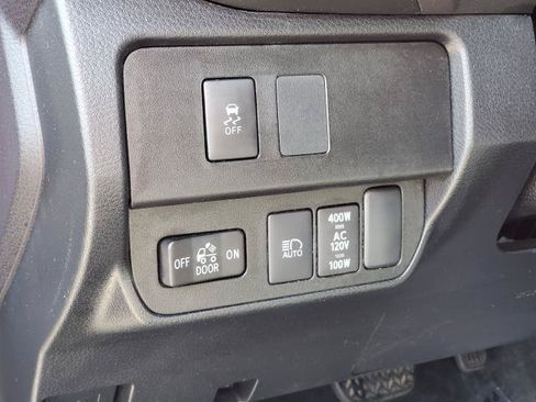 Used 2023 Toyota Tacoma TRD Sport AWD/4WD image 9