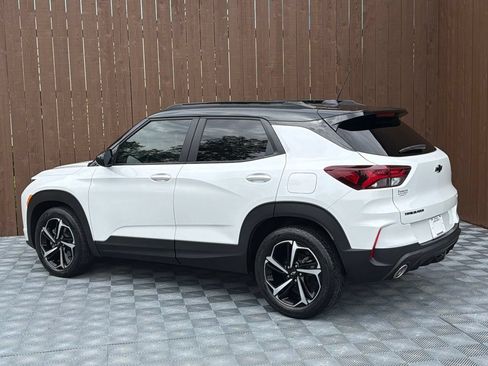 Used 2023 Chevrolet TrailBlazer RS w/ Sun and Liftgate Package FWD image 15