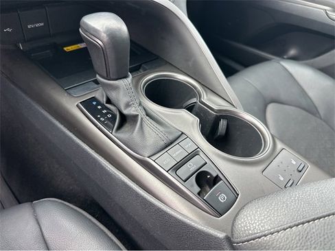 Used 2022 Toyota Camry XSE image 28