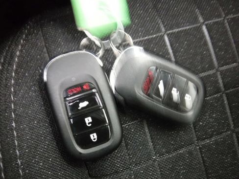 Used 2024 Honda HR-V LX image 31