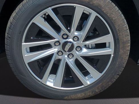 New 2026 Cadillac Vistiq Luxury w/ LPO, Floor Liner Package AWD/4WD image 15