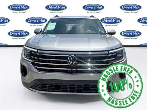 Used 2025 Volkswagen Atlas SE FWD image 2