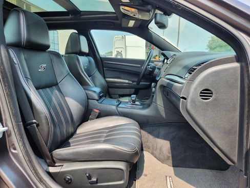 Used 2013 Chrysler 300 S AWD/4WD image 15