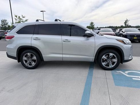 Used 2018 Toyota Highlander Limited Platinum AWD/4WD image 5