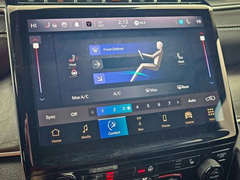 Used 2023 Jeep Grand Cherokee Limited w/ Black Appearance Package image 25