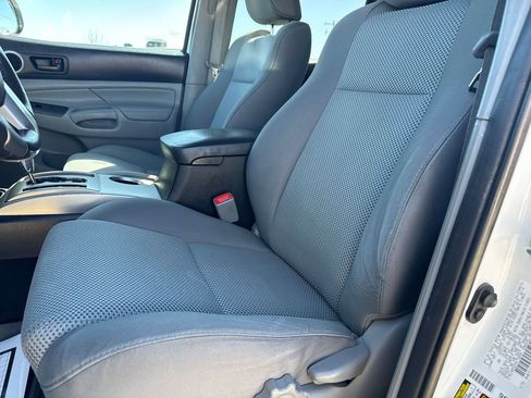 Used 2015 Toyota Tacoma 4x4 Double Cab w/ TRD Off-Road Package image 5